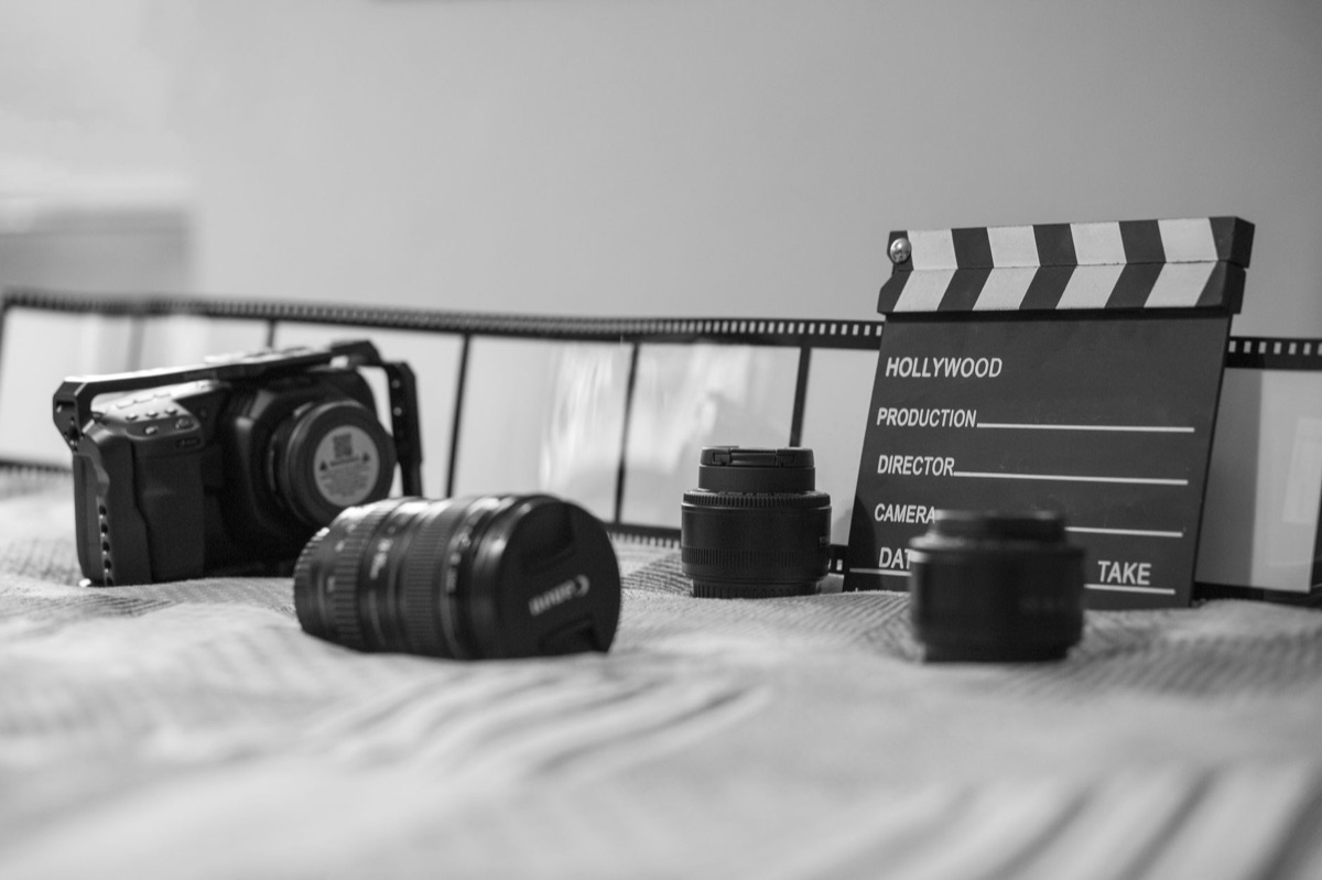 Accessoires de production cinématographique et clap de cinéma