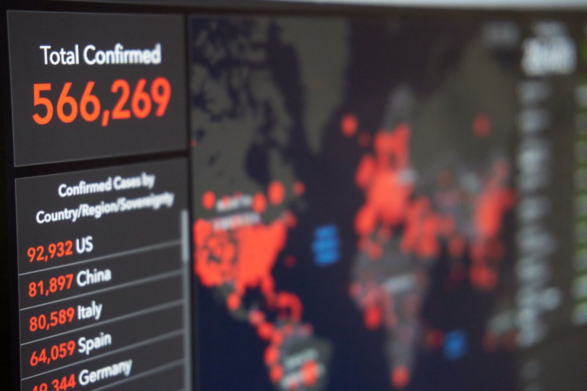 Visualizzazione di dati digitali su mappa mondiale
