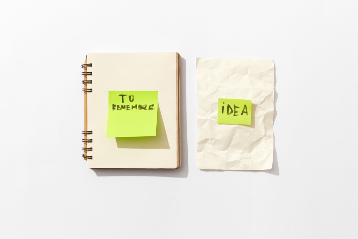 carnet de film directeur avec notes manuscrites