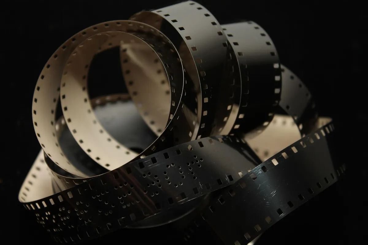 film, photography, negatives, film reel, film roll, antique, vintage, aged, obsolete, nostalgia, black film, classic, retro, black and white film, icon, film ic